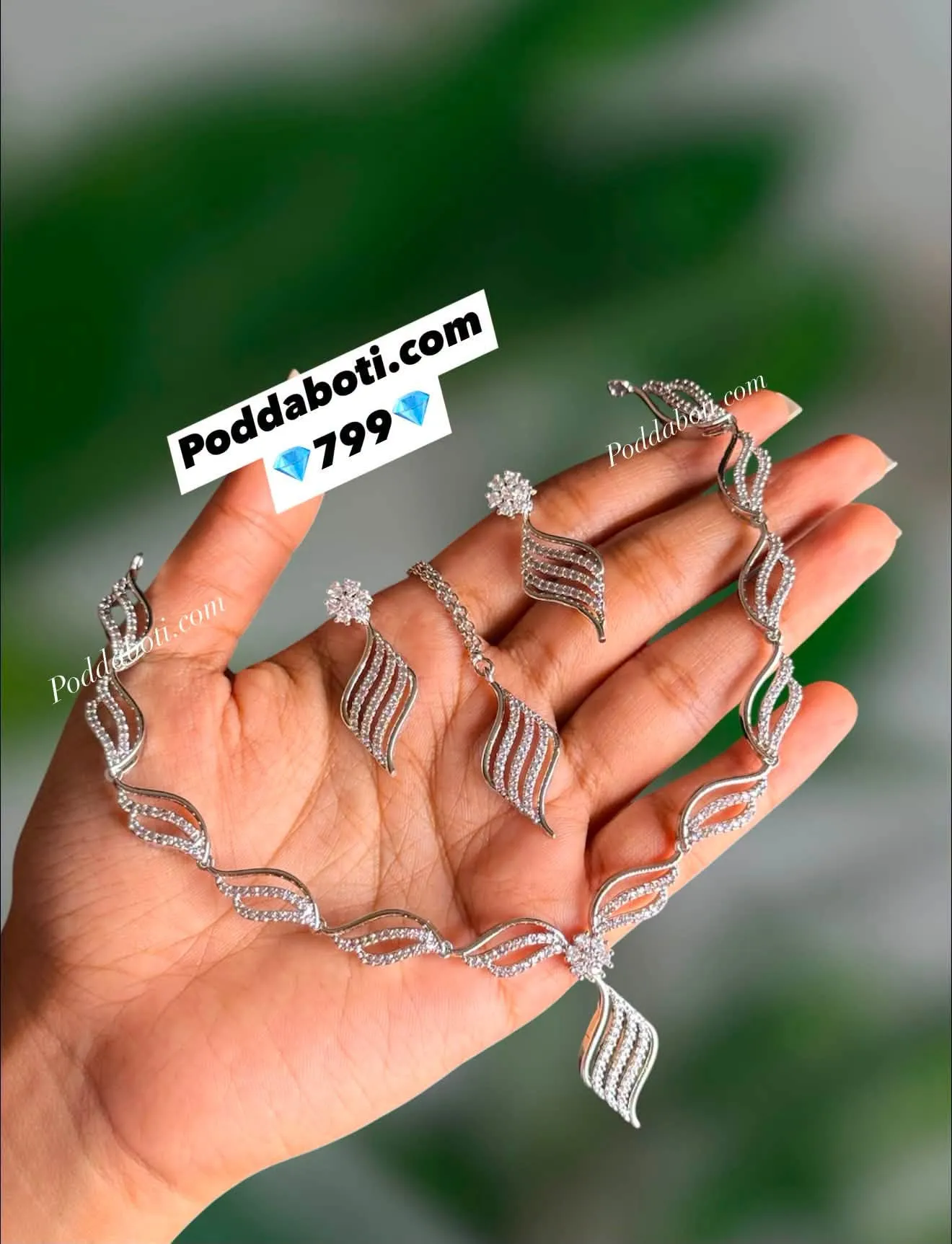 Diamond Cut Necklace with Earrings and Tikli!