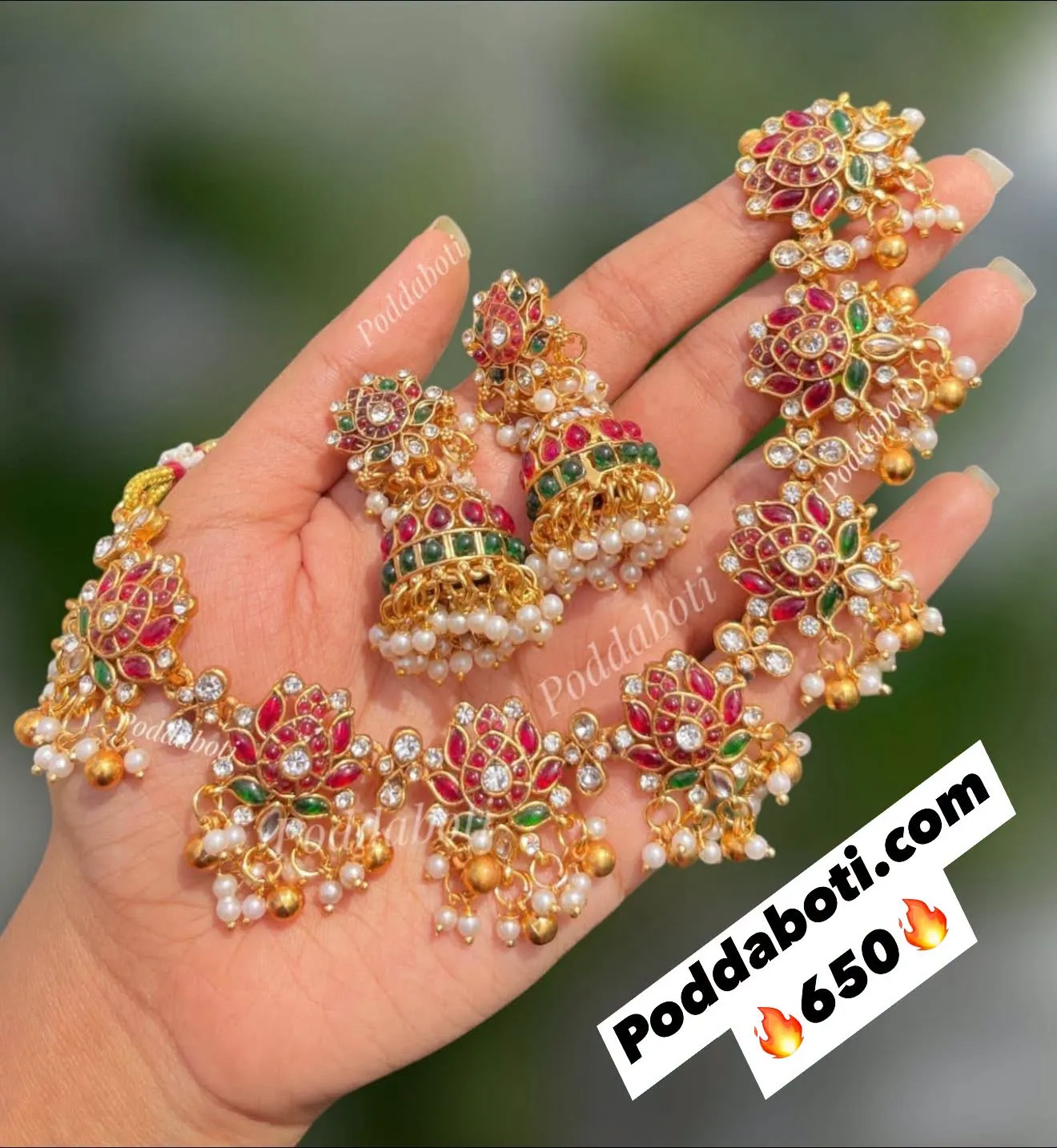 Podddo Necklace with Earrings!
