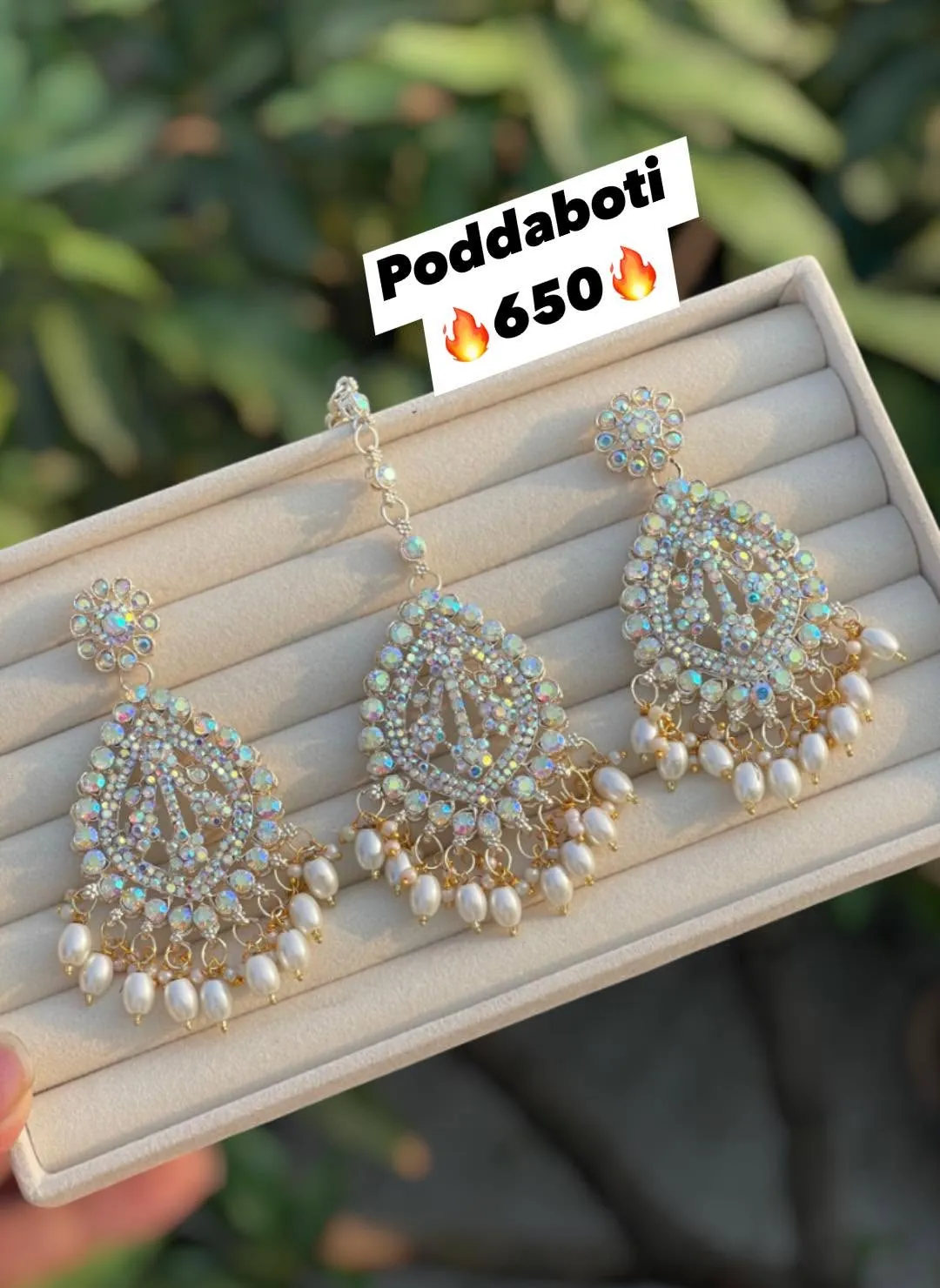Earrings & Tikli Set!