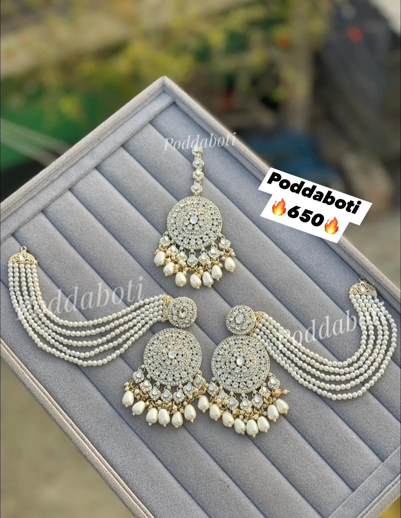 Earrings & Tikli Set!