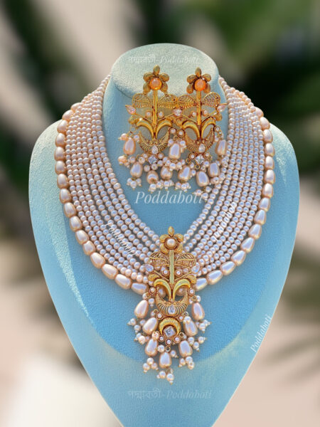 Gold plated pearl neckpiece with beautiful earrings