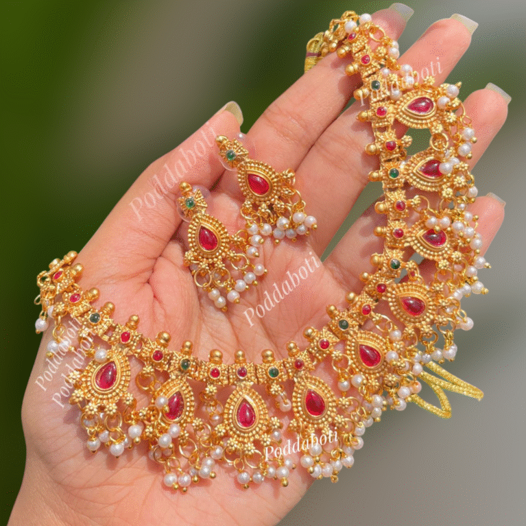 Gorgeous Matte Necklace with Gajra work