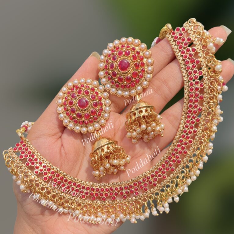 Round shape Necklace with Earrings