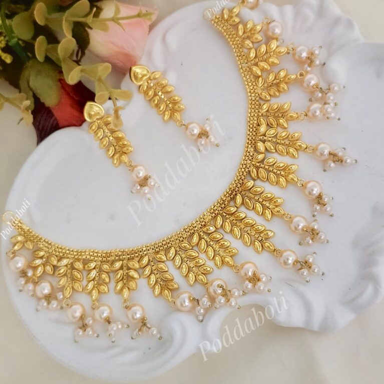 Gold plated beautiful earrings with cute earrings